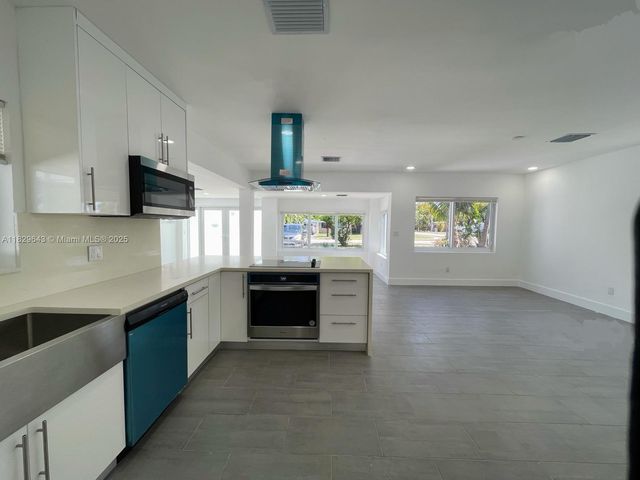 1401 NE 178th St, North Miami Beach, FL 33162
