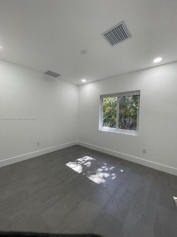 1401 NE 178th St, North Miami Beach, FL 33162