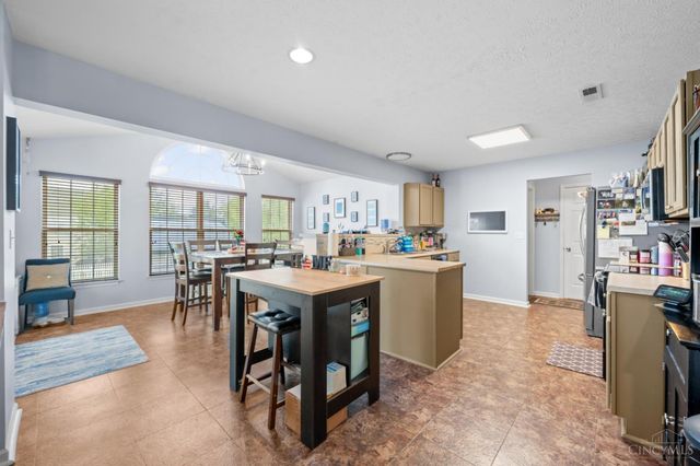 255 Easton Manor Drive, Monroe, OH 45050
