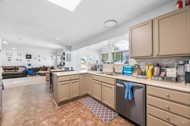 255 Easton Manor Drive, Monroe, OH 45050