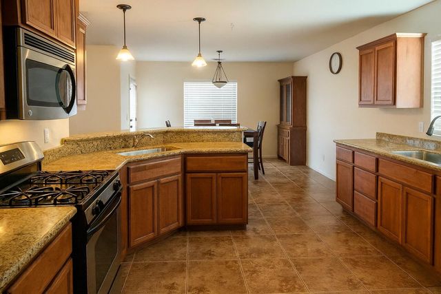 6445 Ledgestone Court, Anderson, CA 96007