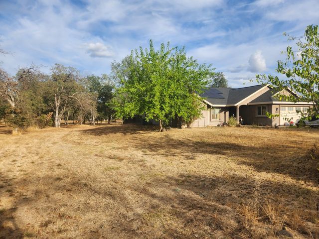 6445 Ledgestone Court, Anderson, CA 96007