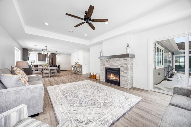 250 Eau Claire Avenue SE, Hutchinson, MN 55350