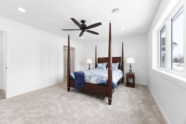 250 Eau Claire Avenue SE, Hutchinson, MN 55350