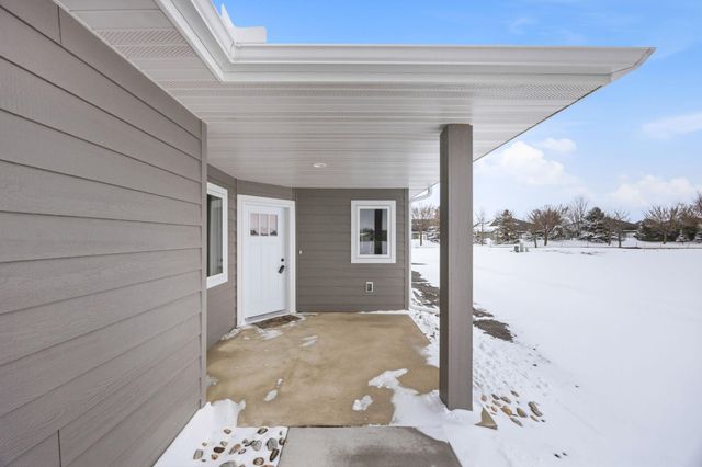 250 Eau Claire Avenue SE, Hutchinson, MN 55350