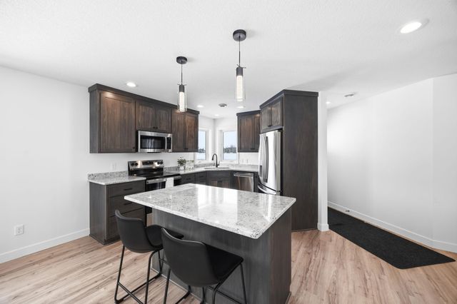 250 Eau Claire Avenue SE, Hutchinson, MN 55350