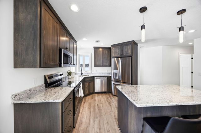 250 Eau Claire Avenue SE, Hutchinson, MN 55350