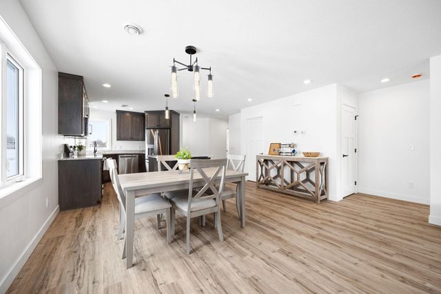 250 Eau Claire Avenue SE, Hutchinson, MN 55350