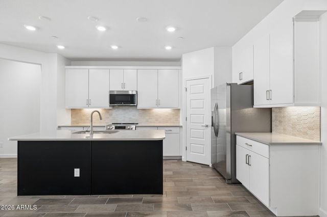 11892 W BURNSIDE Trail, Peoria, AZ 85383