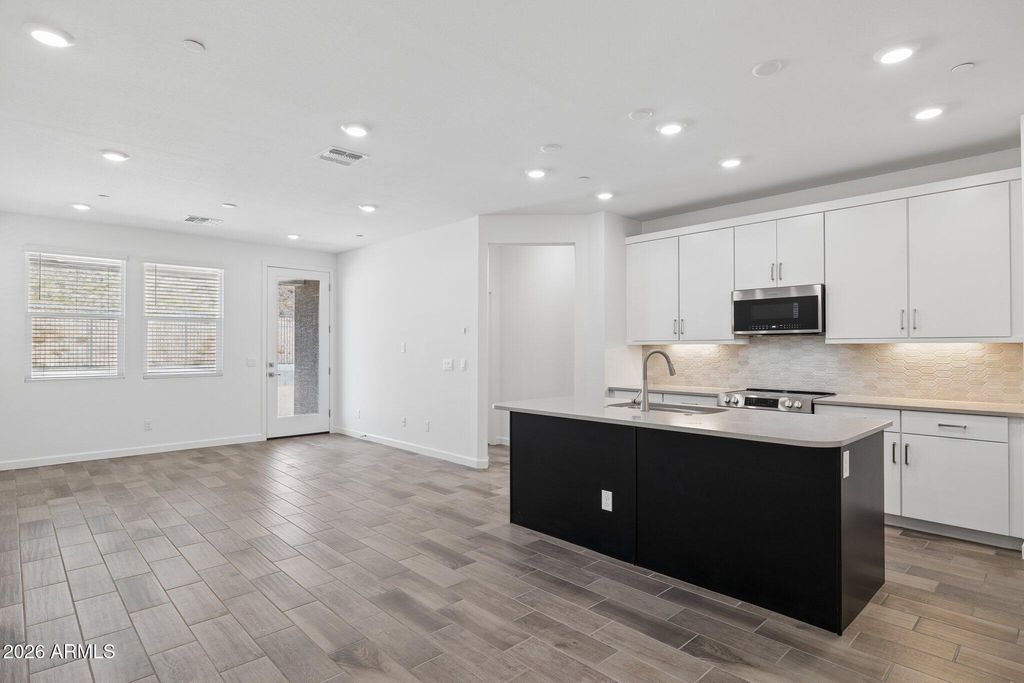 11892 W BURNSIDE Trail, Peoria, AZ 85383 — photo 4