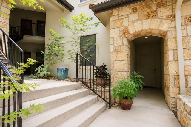 1000 Liberty Park DR 208, Austin, TX 78746