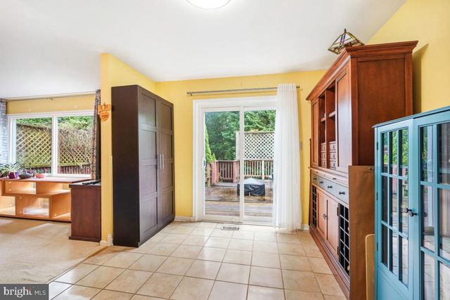 404 TAPAWINGO RD SE, Vienna, VA 22180