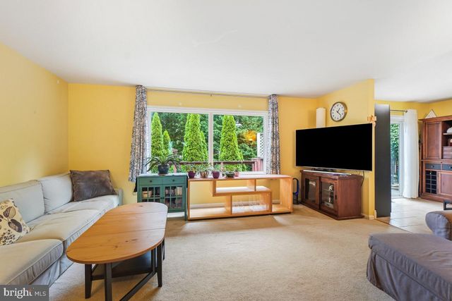 404 TAPAWINGO RD SE, Vienna, VA 22180