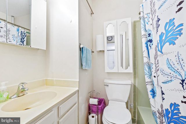 404 TAPAWINGO RD SE, Vienna, VA 22180
