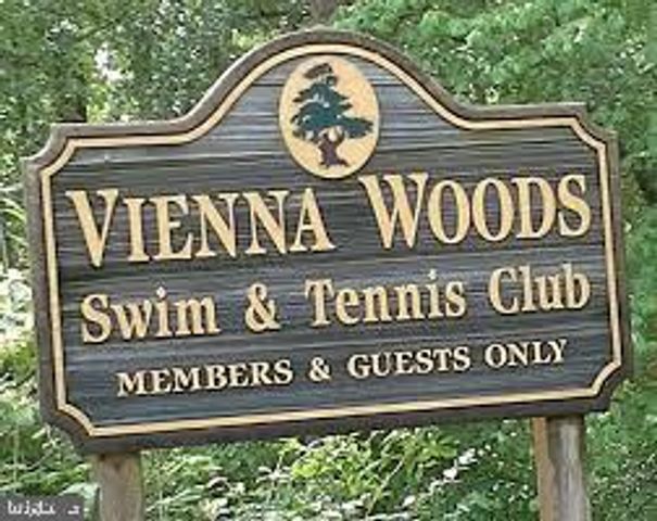 404 TAPAWINGO RD SE, Vienna, VA 22180