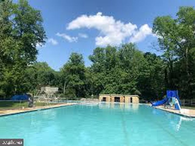 404 TAPAWINGO RD SE, Vienna, VA 22180