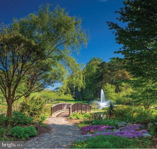 404 TAPAWINGO RD SE, Vienna, VA 22180