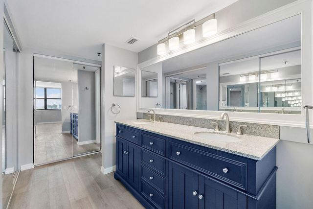 105 Lake Emerald Drive 108, Oakland Park, FL 33309