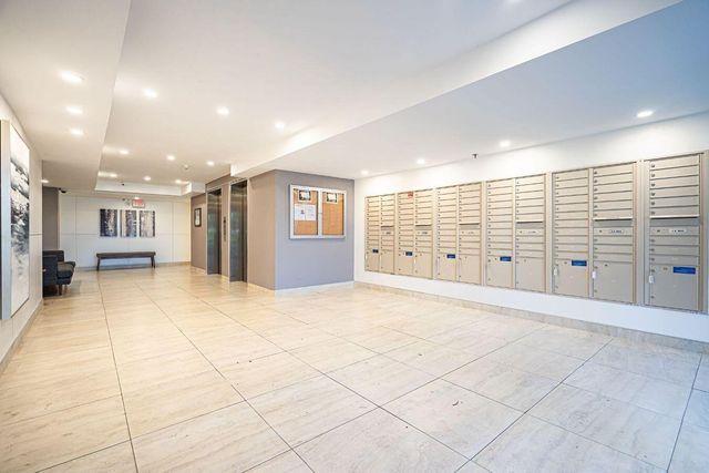 105 Lake Emerald Drive 108, Oakland Park, FL 33309