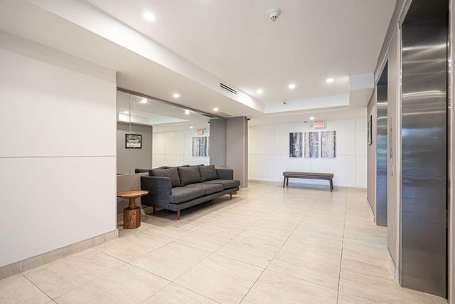 105 Lake Emerald Drive 108, Oakland Park, FL 33309