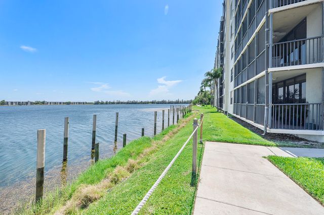 105 Lake Emerald Drive 108, Oakland Park, FL 33309