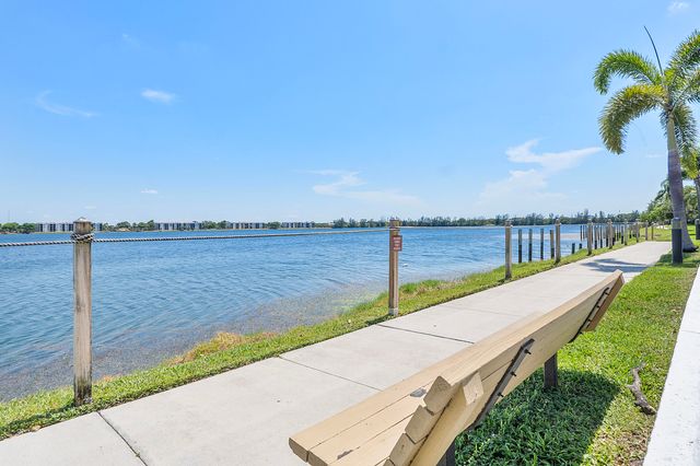 105 Lake Emerald Drive 108, Oakland Park, FL 33309