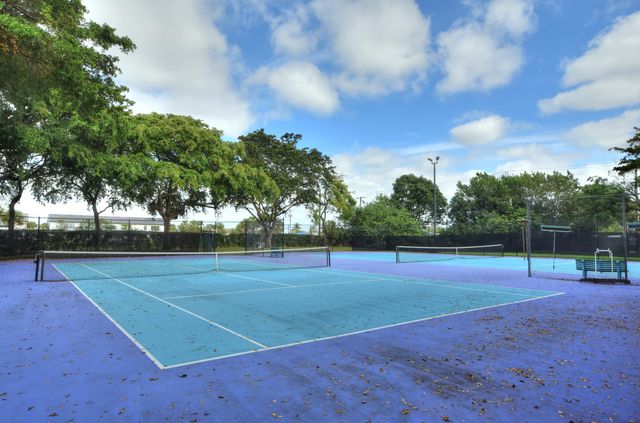 105 Lake Emerald Drive 108, Oakland Park, FL 33309