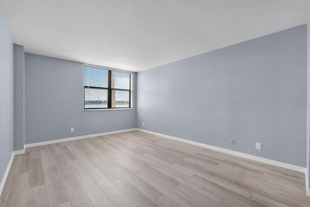 105 Lake Emerald Drive 108, Oakland Park, FL 33309