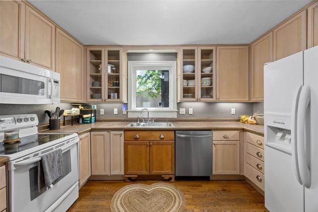 927 G Avenue NW, Cedar Rapids, IA 52405
