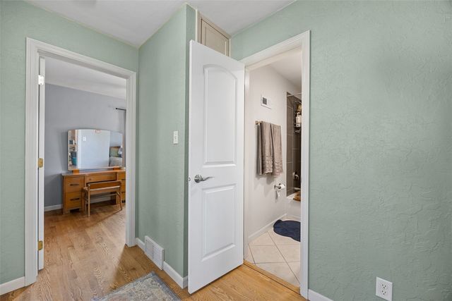927 G Avenue NW, Cedar Rapids, IA 52405