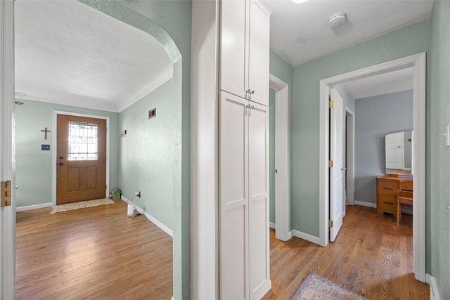 927 G Avenue NW, Cedar Rapids, IA 52405