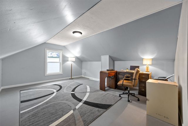 927 G Avenue NW, Cedar Rapids, IA 52405
