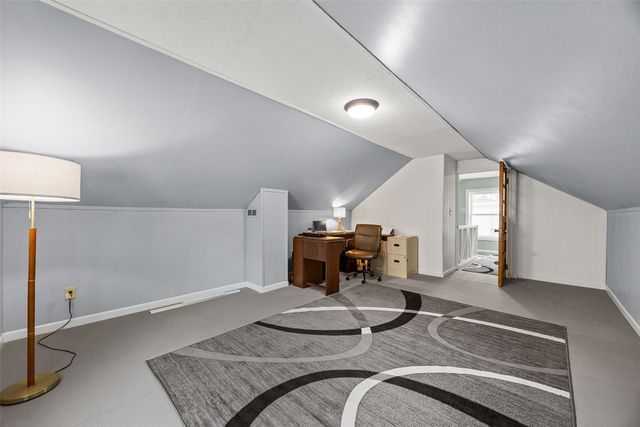 927 G Avenue NW, Cedar Rapids, IA 52405