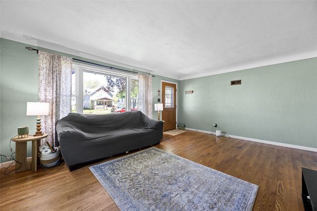 927 G Avenue NW, Cedar Rapids, IA 52405