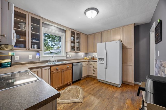 927 G Avenue NW, Cedar Rapids, IA 52405