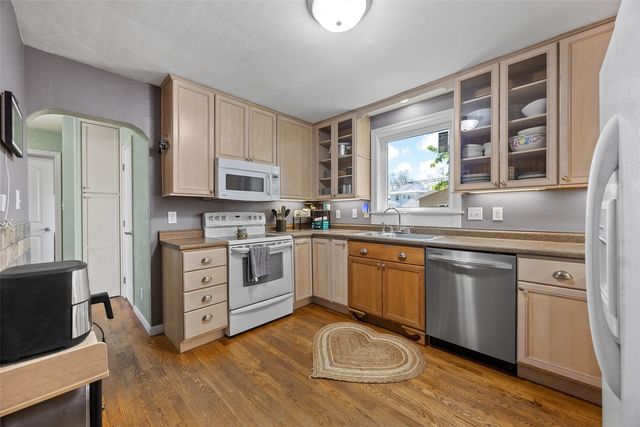 927 G Avenue NW, Cedar Rapids, IA 52405
