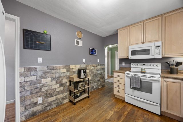 927 G Avenue NW, Cedar Rapids, IA 52405
