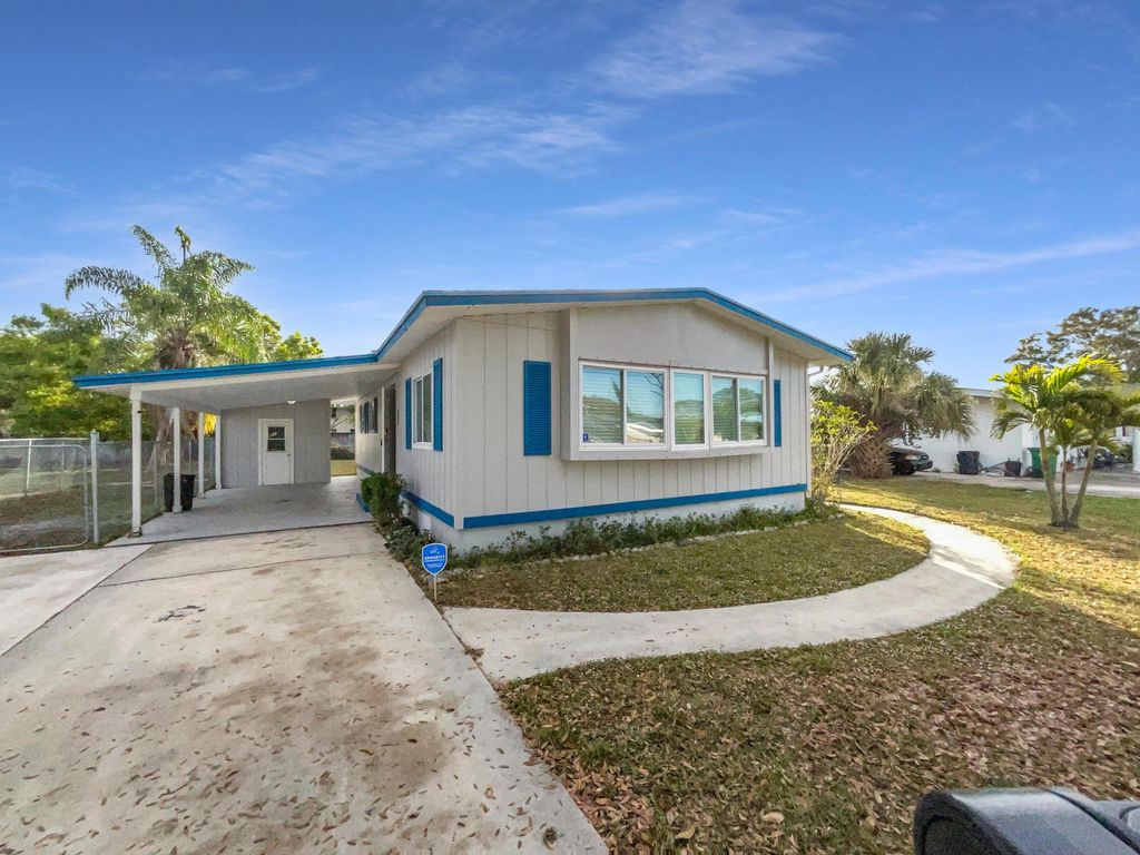 409 Coconut Avenue E, Port St. Lucie, Port St Lucie, FL 34952