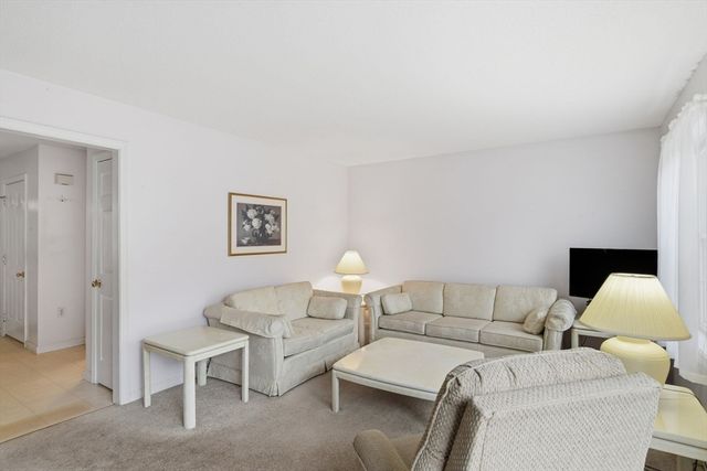 585 Sheridan St 44, Chicopee, MA 01020