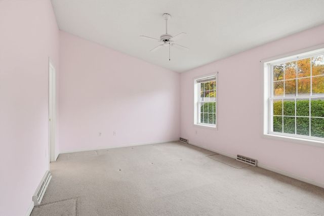 585 Sheridan St 44, Chicopee, MA 01020