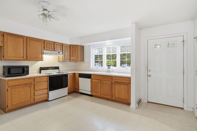 585 Sheridan St 44, Chicopee, MA 01020