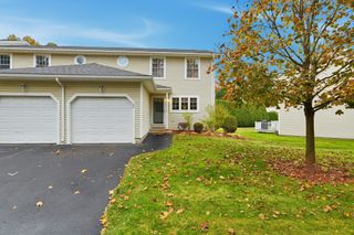 585 Sheridan St 44, Chicopee, MA 01020