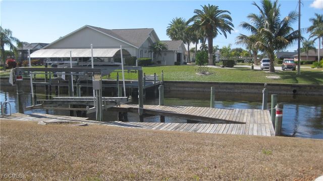 2002 SE 28th ST, Cape Coral, FL 33904