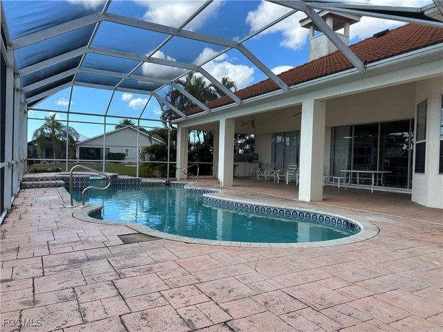 2002 SE 28th ST, Cape Coral, FL 33904
