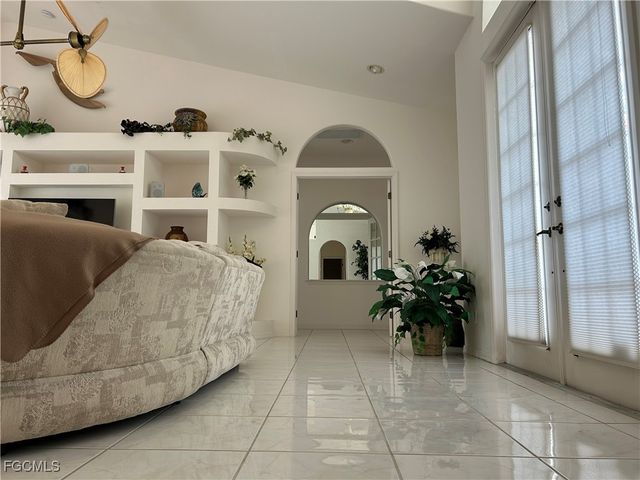 2002 SE 28th ST, Cape Coral, FL 33904