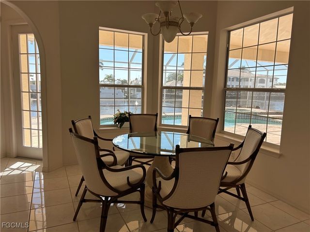 2002 SE 28th ST, Cape Coral, FL 33904