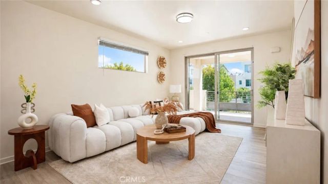 111 Episode, Irvine, CA 92618