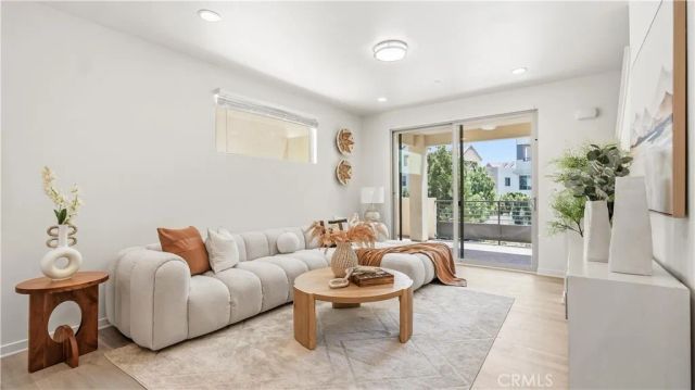 111 Episode, Irvine, CA 92618