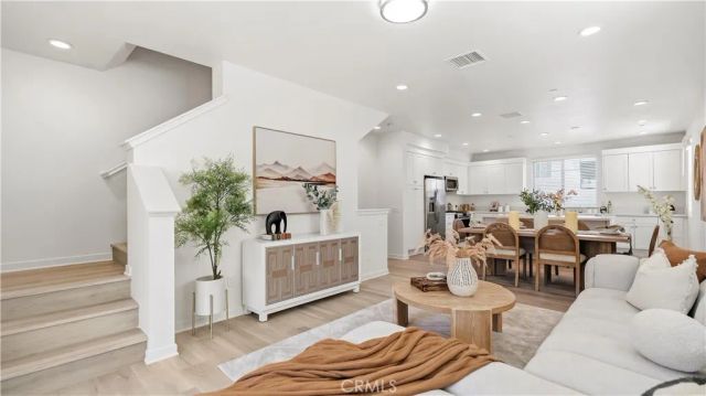 111 Episode, Irvine, CA 92618