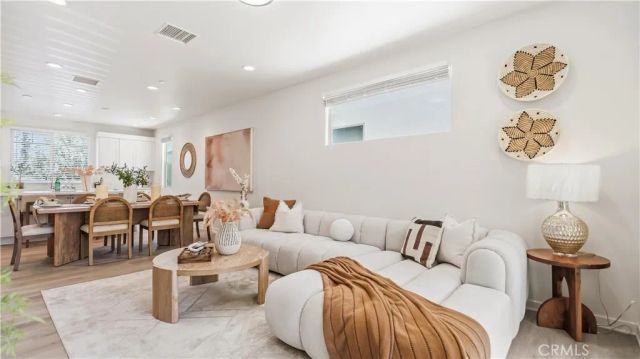 111 Episode, Irvine, CA 92618